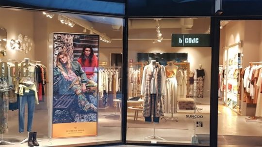 Loja de roupas André Costa, no Porto, despede trabalhadores precários e impõe férias