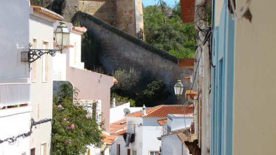 Conkrit força rescisões amigáveis e despede todos o trabalhadores, com salários em atraso