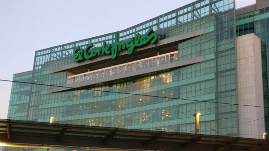El Corte Inglés despede precários e passa a lay off