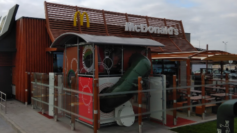 McDonald’s Leiria despede funcionários no período experimental e precários com contratos a prazo