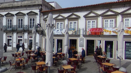 Pastelaria Caravela encerra sem aviso e deixa funcionários sem emprego e com salários em atraso em Viana do Castelo